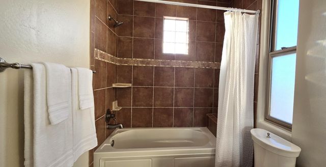 6533 Nagoya Road NE, Rio Rancho, NM 87144