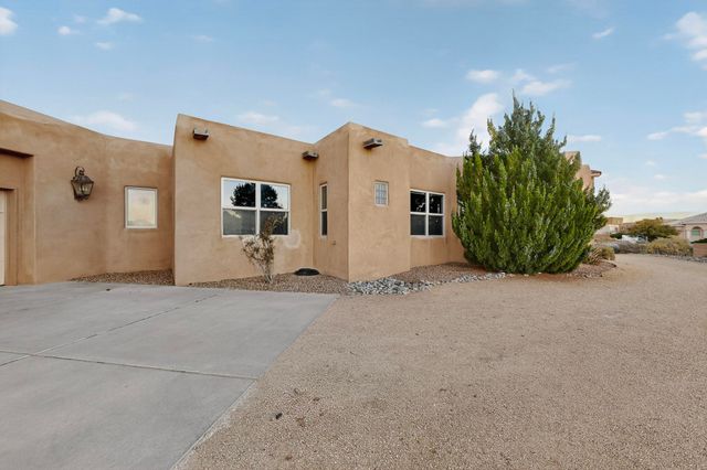 6533 Nagoya Road NE, Rio Rancho, NM 87144