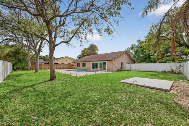 3943 NW 21 Street, Coconut Creek, FL 33066