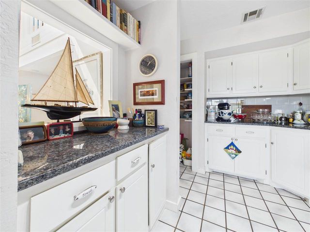 439 NW Chimney Creek Dr, Lawton, OK 73505