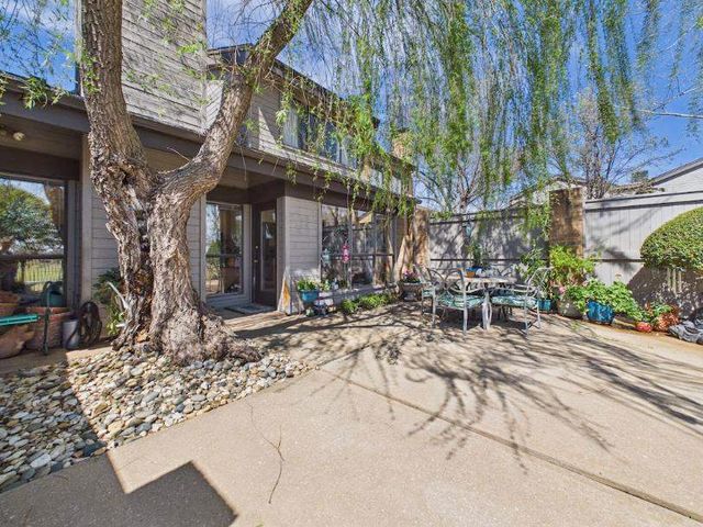 439 NW Chimney Creek Dr, Lawton, OK 73505