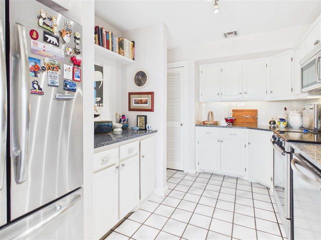 439 NW Chimney Creek Dr, Lawton, OK 73505