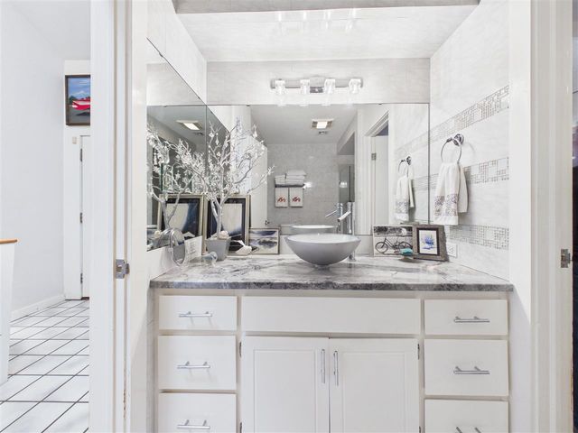 439 NW Chimney Creek Dr, Lawton, OK 73505