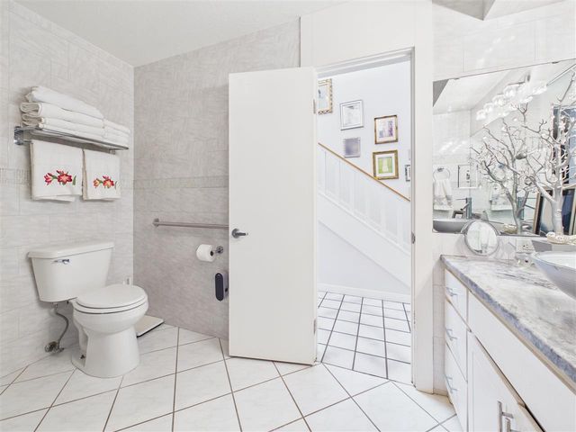 439 NW Chimney Creek Dr, Lawton, OK 73505