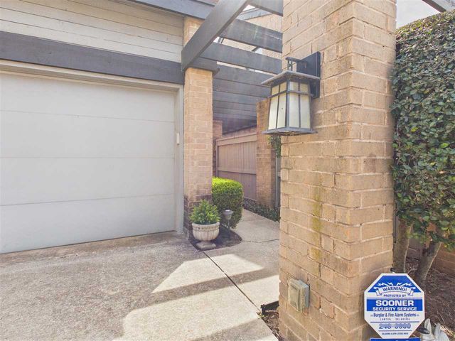 439 NW Chimney Creek Dr, Lawton, OK 73505