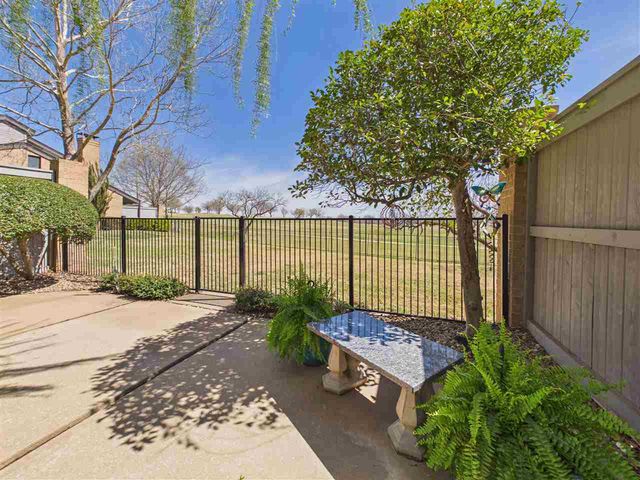 439 NW Chimney Creek Dr, Lawton, OK 73505