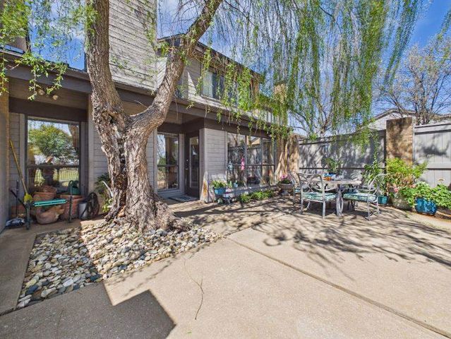 439 NW Chimney Creek Dr, Lawton, OK 73505