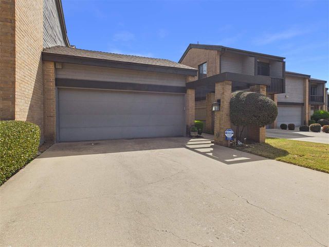 439 NW Chimney Creek Dr, Lawton, OK 73505