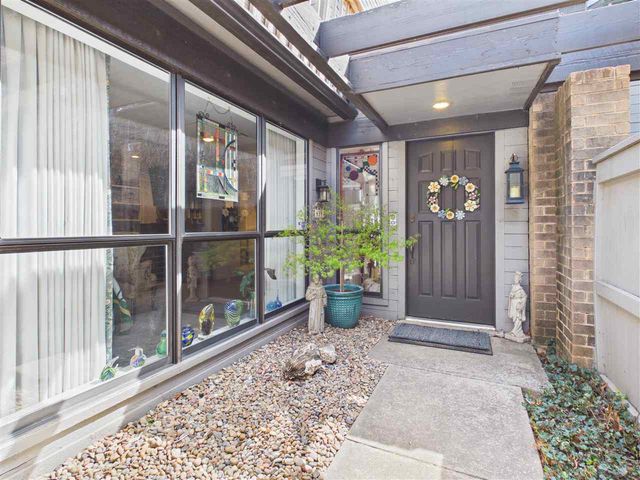 439 NW Chimney Creek Dr, Lawton, OK 73505