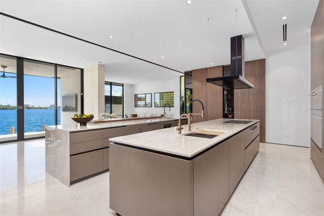 11404 N Bayshore Dr, North Miami, FL 33181