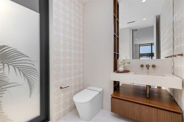 11404 N Bayshore Dr, North Miami, FL 33181