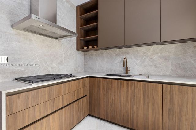 11404 N Bayshore Dr, North Miami, FL 33181