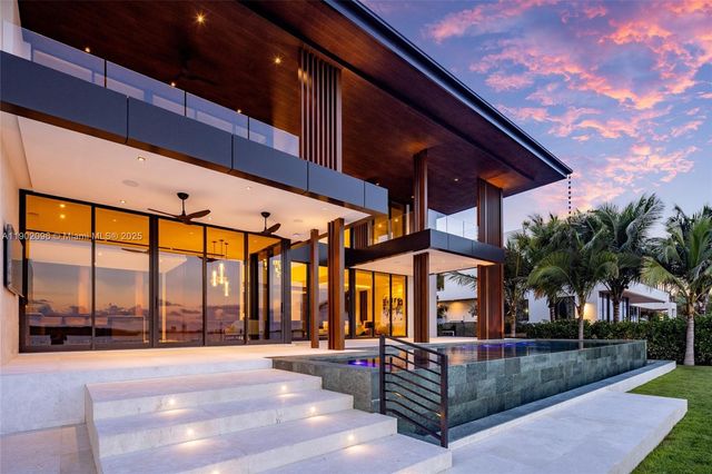 11404 N Bayshore Dr, North Miami, FL 33181