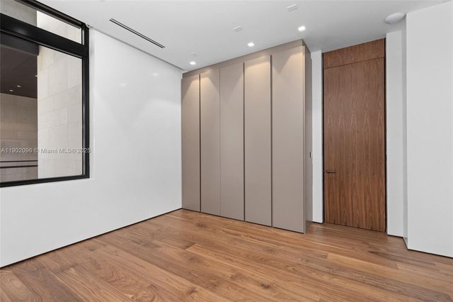 11404 N Bayshore Dr, North Miami, FL 33181