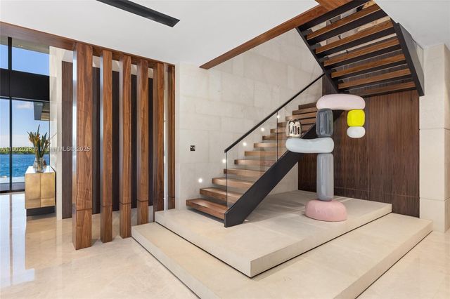 11404 N Bayshore Dr, North Miami, FL 33181