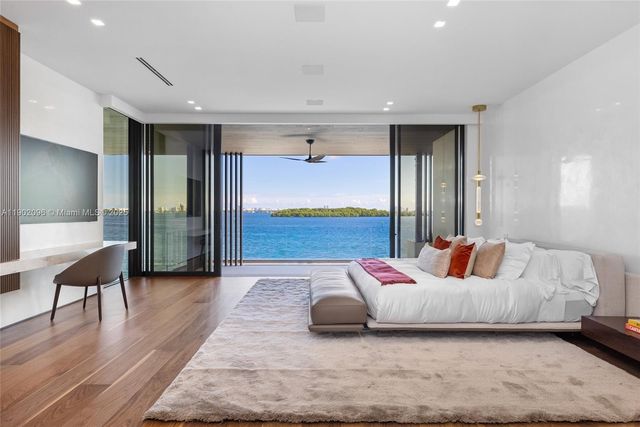 11404 N Bayshore Dr, North Miami, FL 33181