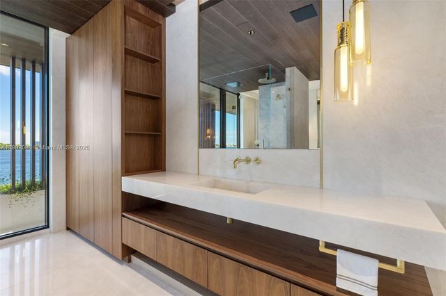 11404 N Bayshore Dr, North Miami, FL 33181