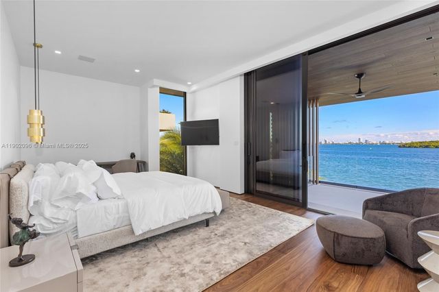 11404 N Bayshore Dr, North Miami, FL 33181