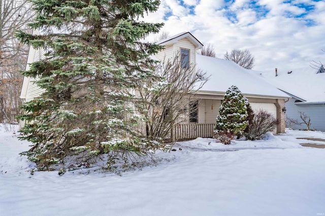 1007 Woodland Springs Place, Fort Wayne, IN 46825