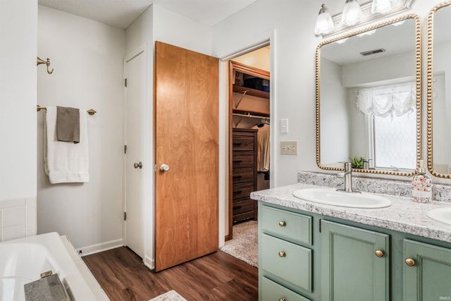 1007 Woodland Springs Place, Fort Wayne, IN 46825