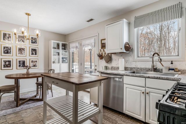 1007 Woodland Springs Place, Fort Wayne, IN 46825