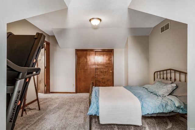 1007 Woodland Springs Place, Fort Wayne, IN 46825