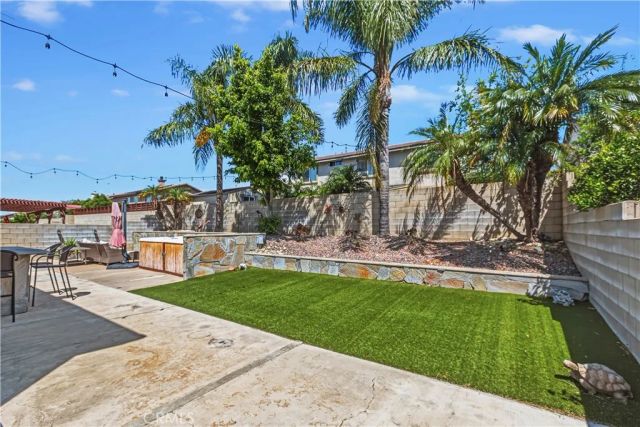 15458 Gatwick Avenue, Fontana, CA 92336