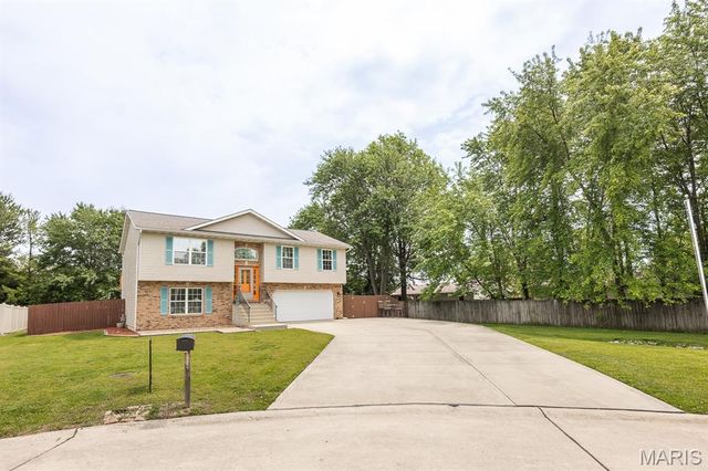 1156 Windshire Drive, Mascoutah, IL 62258