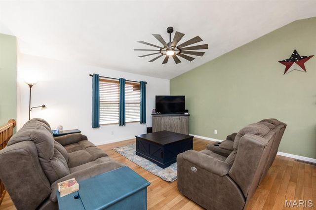 1156 Windshire Drive, Mascoutah, IL 62258