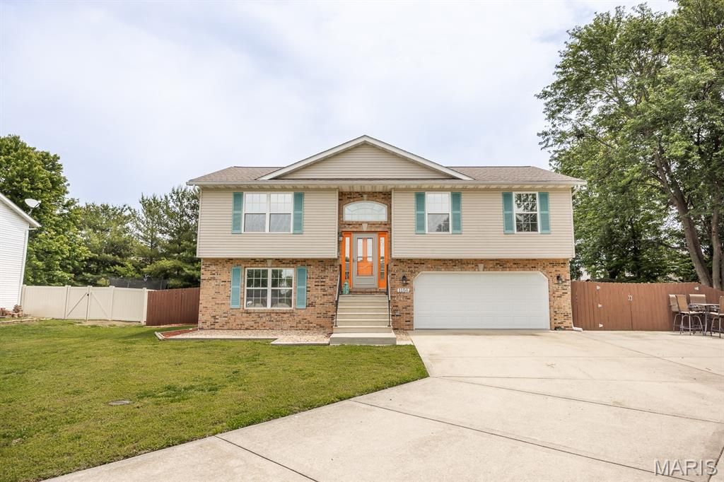 1156 Windshire Drive, Mascoutah, IL 62258