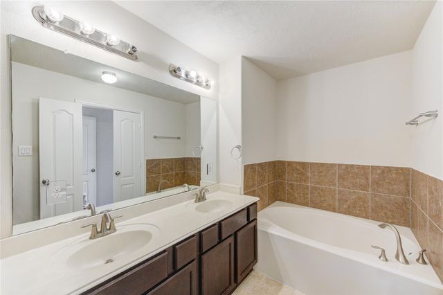 5103 Dartmoor Ridge Trail, Houston, TX 77066