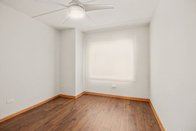 1327 E Washington Street 309, Des Plaines, IL 60016