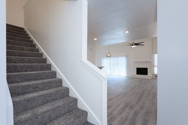 7450 Holly Hill Drive 105, Dallas, TX 75231