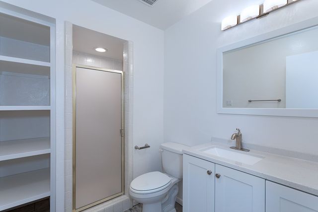 7450 Holly Hill Drive 105, Dallas, TX 75231