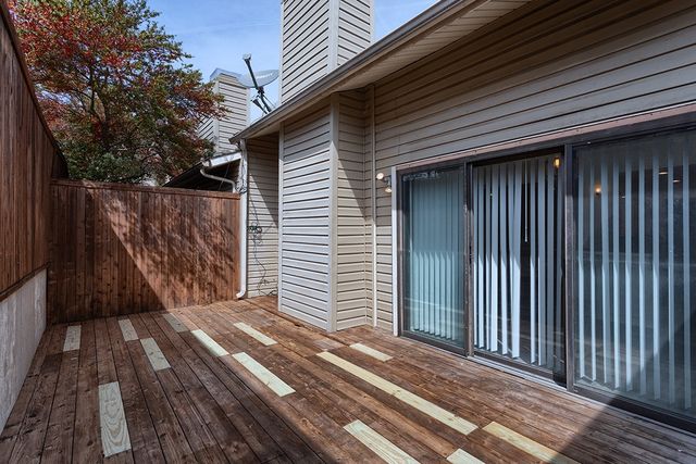 7450 Holly Hill Drive 105, Dallas, TX 75231