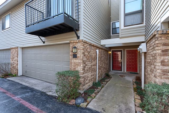 7450 Holly Hill Drive 105, Dallas, TX 75231