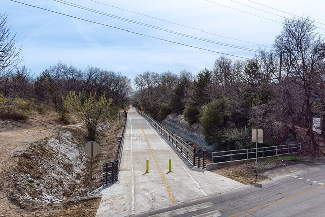 7450 Holly Hill Drive 105, Dallas, TX 75231