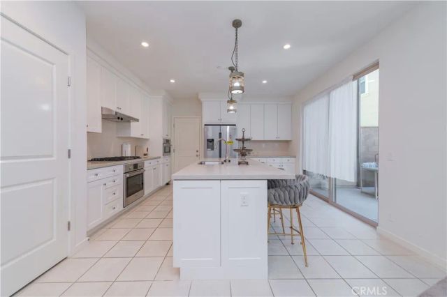 118 Newburry, Irvine, CA 92618