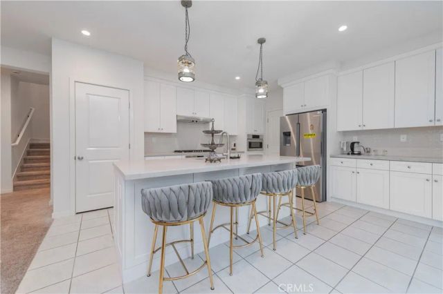 118 Newburry, Irvine, CA 92618