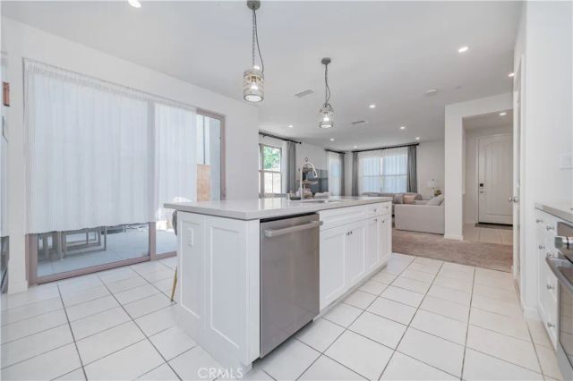 118 Newburry, Irvine, CA 92618