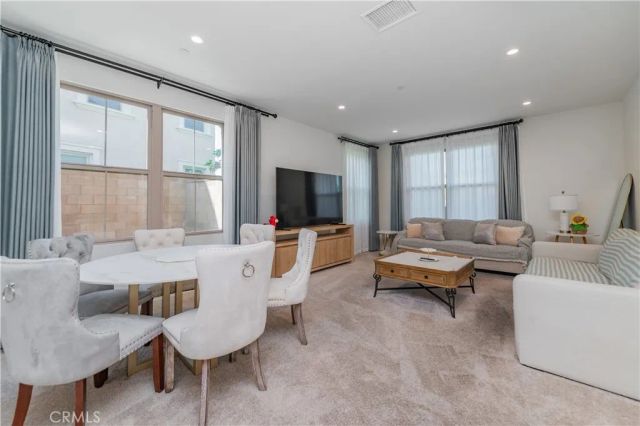 118 Newburry, Irvine, CA 92618
