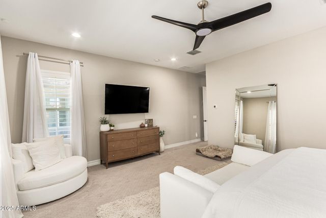 2570 E THORNTON Court, Gilbert, AZ 85297