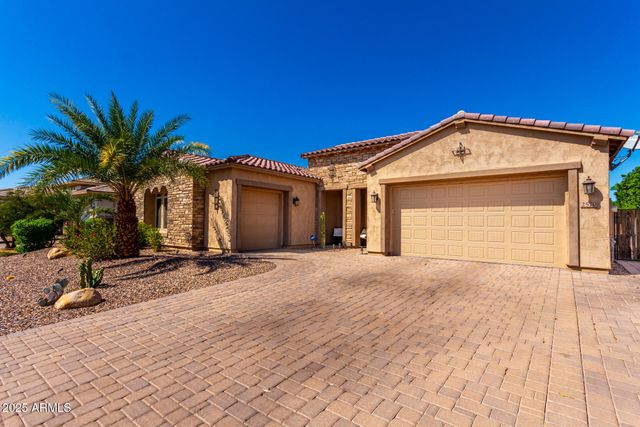 2570 E THORNTON Court, Gilbert, AZ 85297