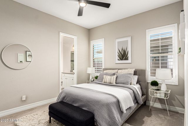 2570 E THORNTON Court, Gilbert, AZ 85297