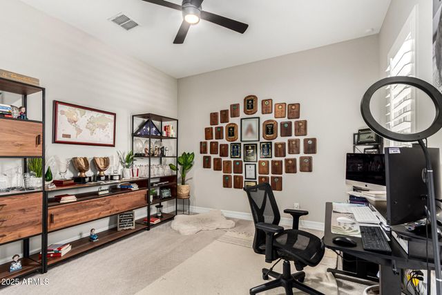 2570 E THORNTON Court, Gilbert, AZ 85297