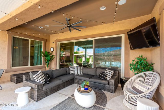 2570 E THORNTON Court, Gilbert, AZ 85297