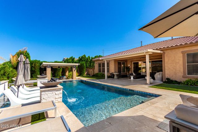 2570 E THORNTON Court, Gilbert, AZ 85297