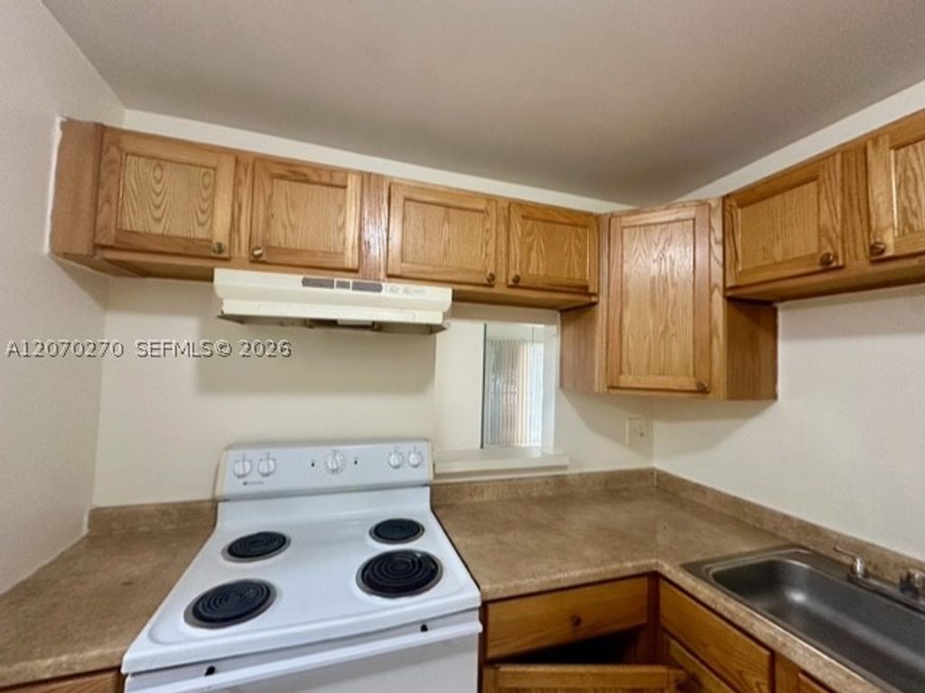 4334 NW 9TH AVE 7-1F, Deerfield Beach, FL 33064