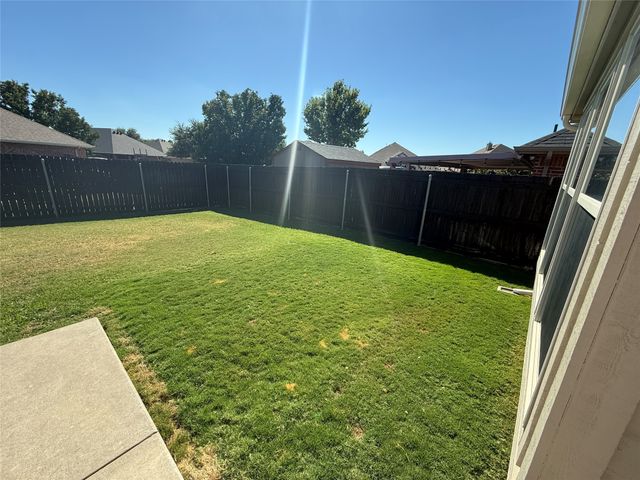 963 Redfish Drive, Burleson, TX 76028