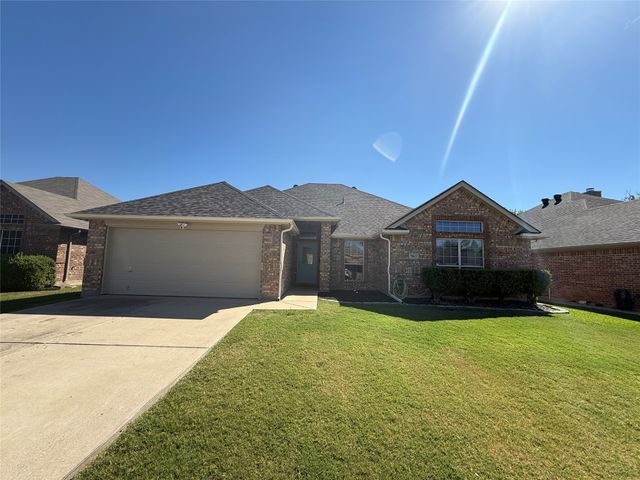 963 Redfish Drive, Burleson, TX 76028